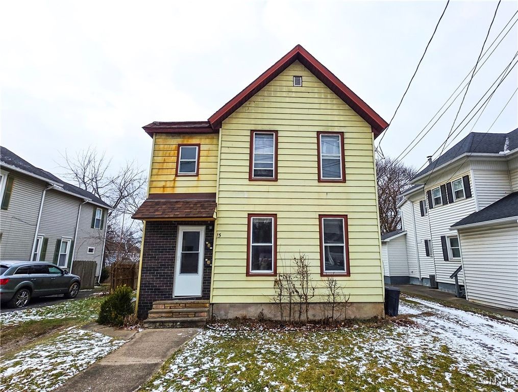 15 Pleasant Street, Auburn, NY 13021