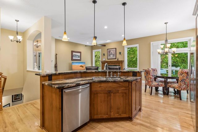 1236 Lakemoor Drive, Woodbury, MN 55129