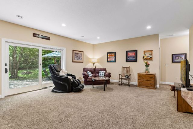 1236 Lakemoor Drive, Woodbury, MN 55129