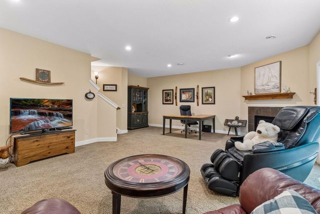 1236 Lakemoor Drive, Woodbury, MN 55129