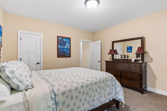 1236 Lakemoor Drive, Woodbury, MN 55129