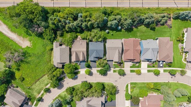 1236 Lakemoor Drive, Woodbury, MN 55129