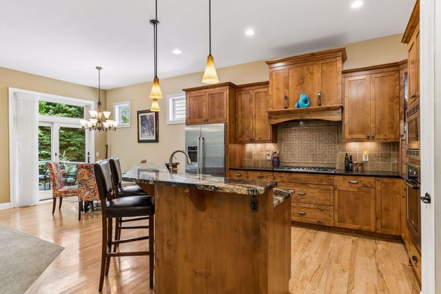 1236 Lakemoor Drive, Woodbury, MN 55129