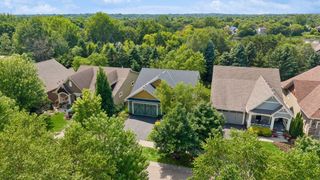 1236 Lakemoor Drive, Woodbury, MN 55129