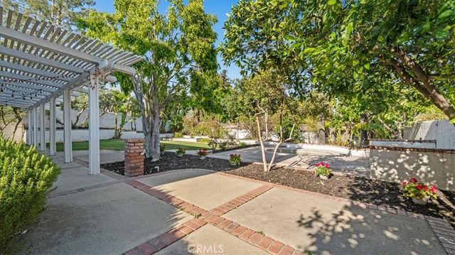 2074 N Albright Avenue, Upland, CA 91784