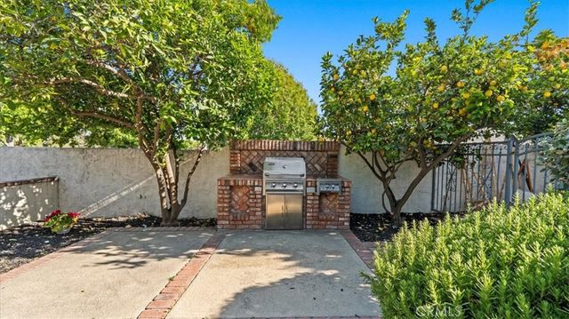 2074 N Albright Avenue, Upland, CA 91784