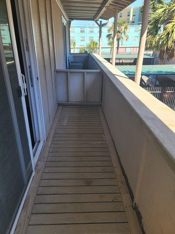215 Post Office Street 104, Galveston, TX 77550
