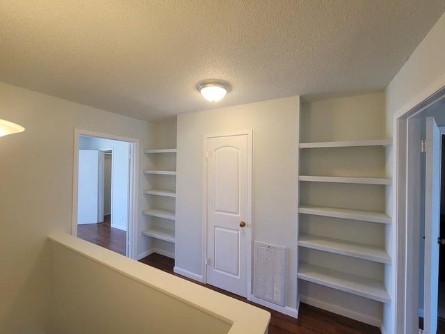 215 Post Office Street 104, Galveston, TX 77550