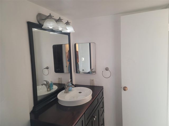 215 Post Office Street 104, Galveston, TX 77550