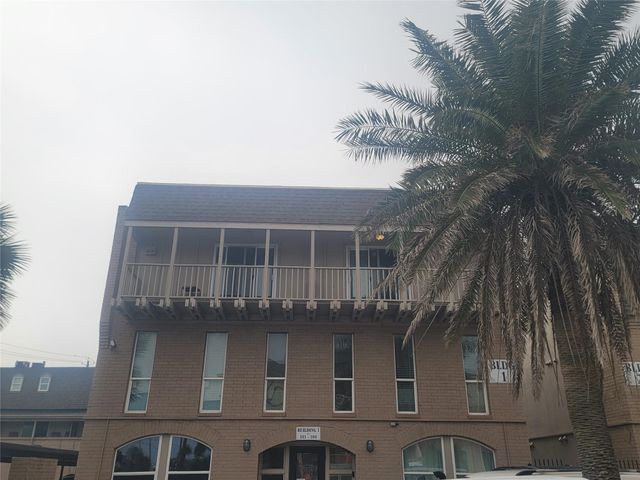 215 Post Office Street 104, Galveston, TX 77550