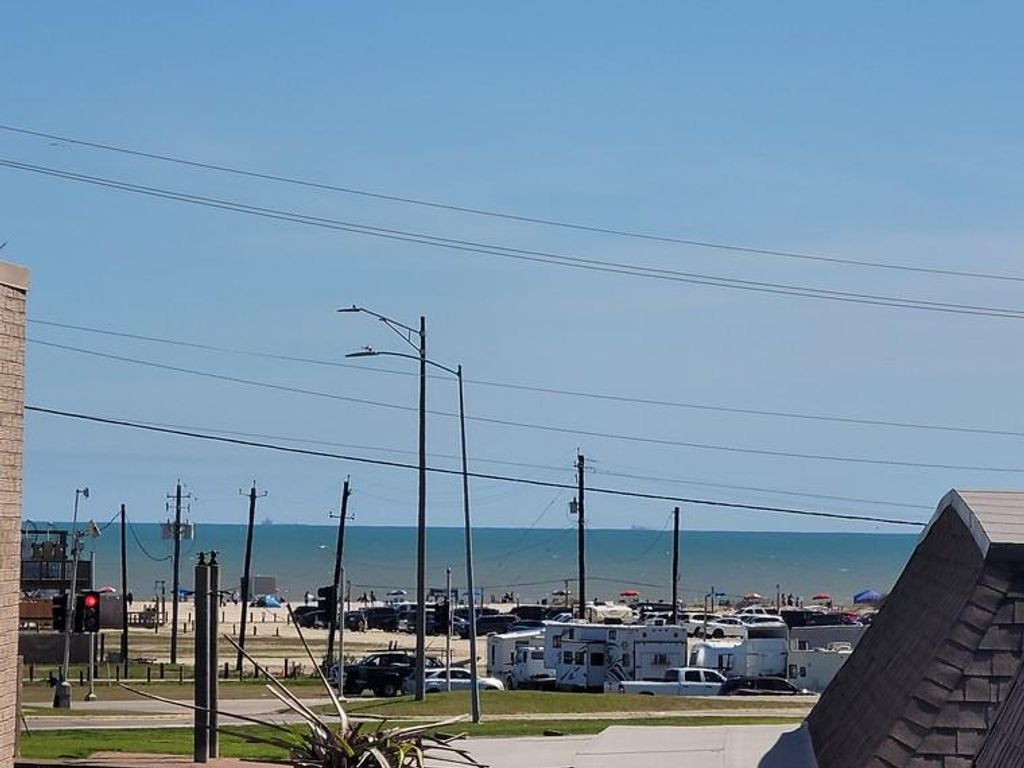 215 Post Office Street 104, Galveston, TX 77550