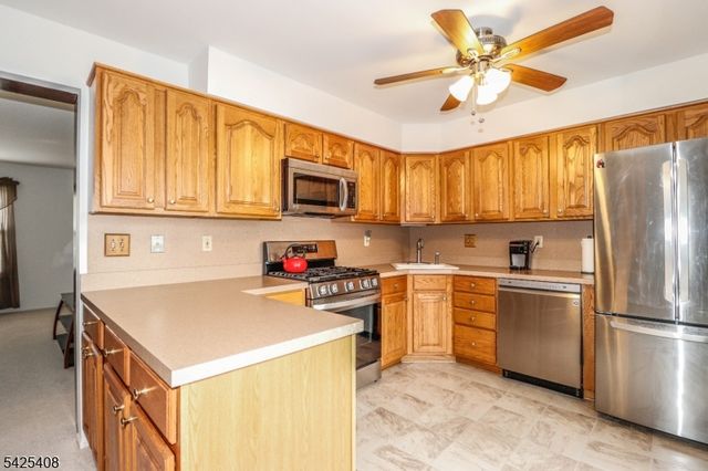 118 Selby Ct, Franklin Twp., NJ 08873