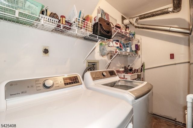 118 Selby Ct, Franklin Twp., NJ 08873