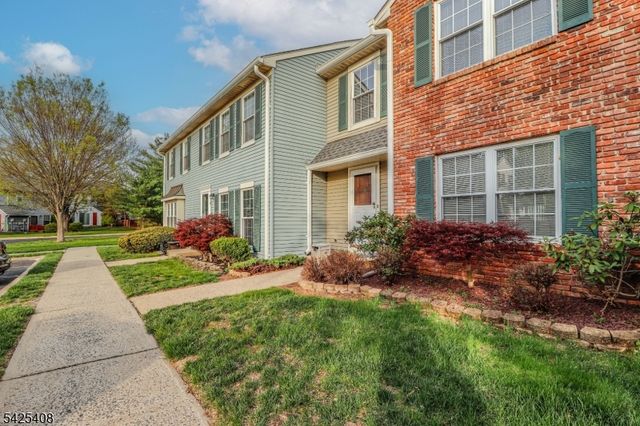 118 Selby Ct, Franklin Twp., NJ 08873