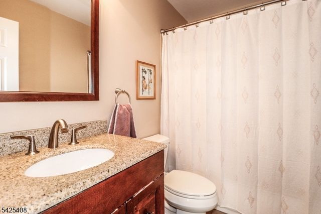 118 Selby Ct, Franklin Twp., NJ 08873