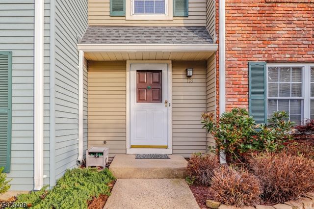 118 Selby Ct, Franklin Twp., NJ 08873
