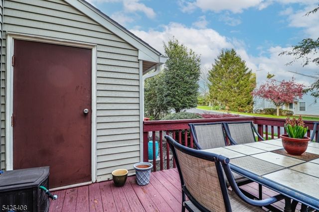 118 Selby Ct, Franklin Twp., NJ 08873