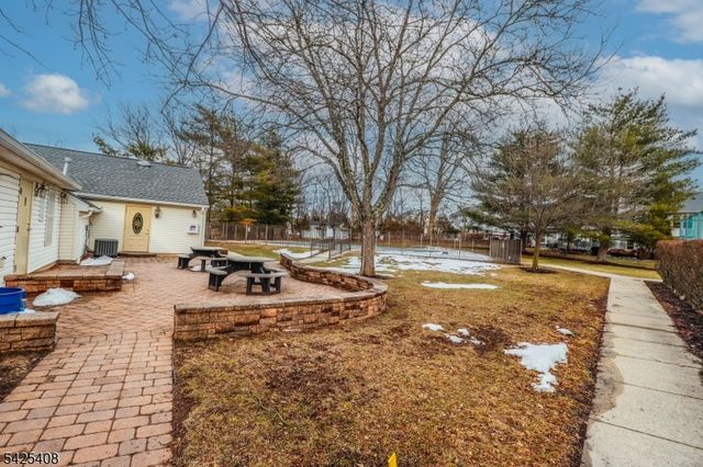 118 Selby Ct, Franklin Twp., NJ 08873