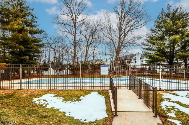 118 Selby Ct, Franklin Twp., NJ 08873