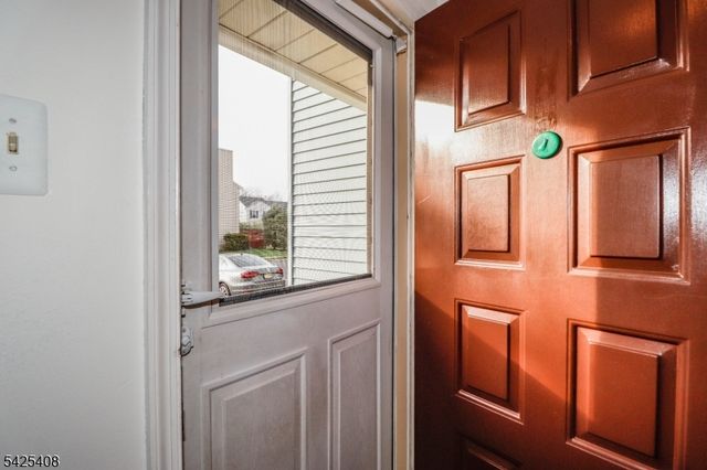 118 Selby Ct, Franklin Twp., NJ 08873
