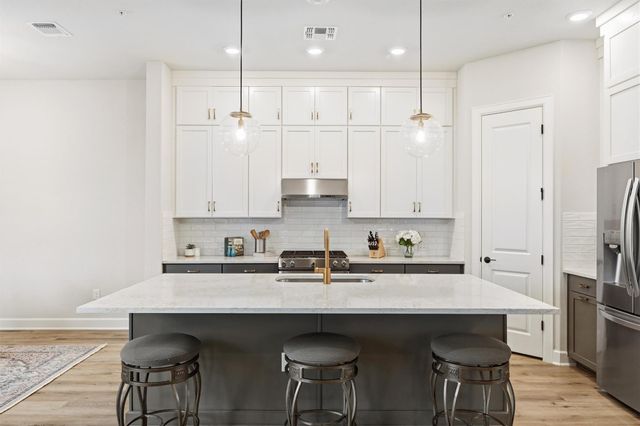 4704 Eberly ST, Austin, TX 78723