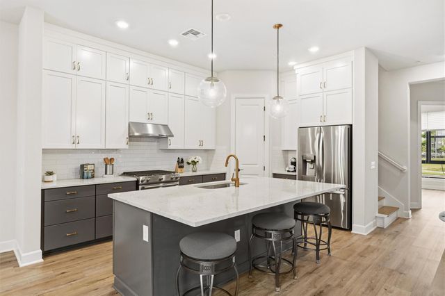4704 Eberly ST, Austin, TX 78723
