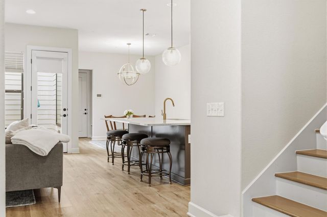 4704 Eberly ST, Austin, TX 78723