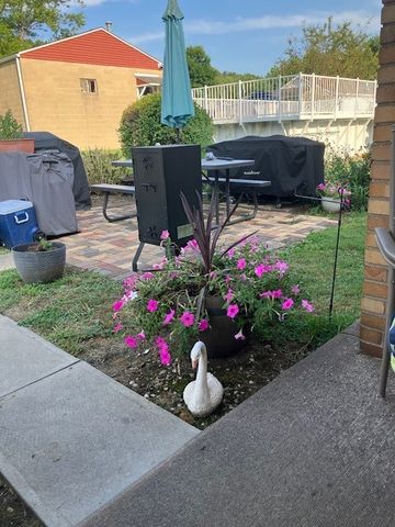 960 2nd St, Baden, PA 15005