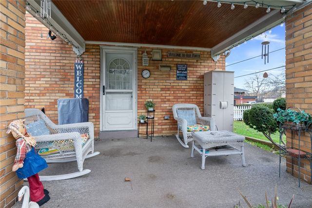 960 2nd St, Baden, PA 15005