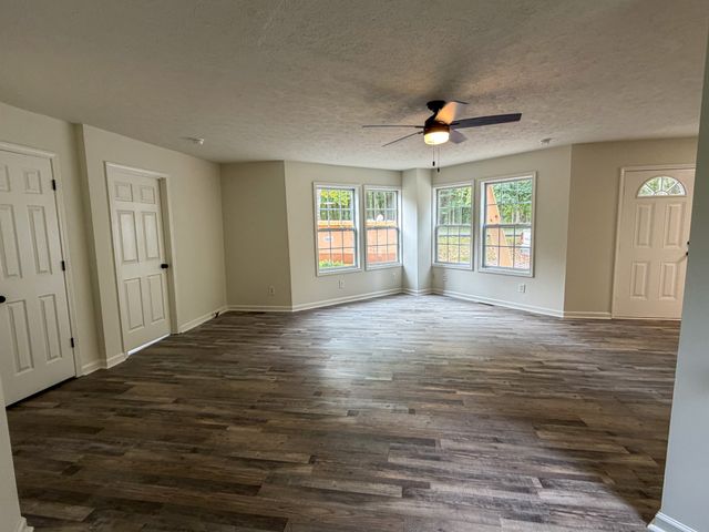 397 Buck Perry Rd, Bethpage, TN 37022