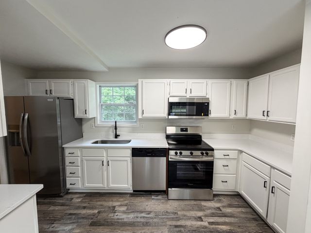 397 Buck Perry Rd, Bethpage, TN 37022