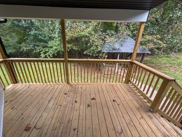 397 Buck Perry Rd, Bethpage, TN 37022