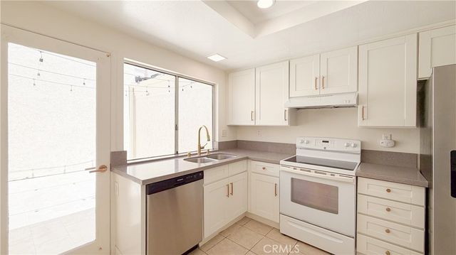 12 Navarre, Irvine, CA 92612