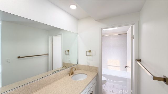 12 Navarre, Irvine, CA 92612