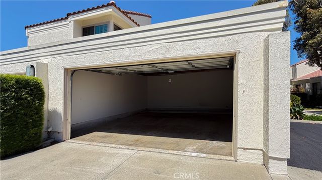 12 Navarre, Irvine, CA 92612