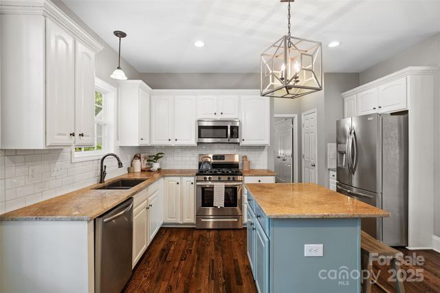 1636 Beacon Hill Court, Rock Hill, SC 29730