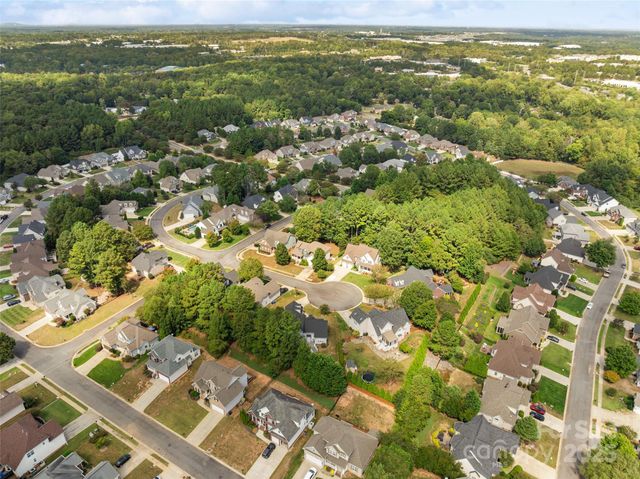 1636 Beacon Hill Court, Rock Hill, SC 29730