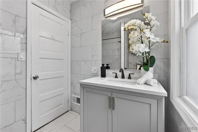 66 Woodside Avenue, Buffalo, NY 14220