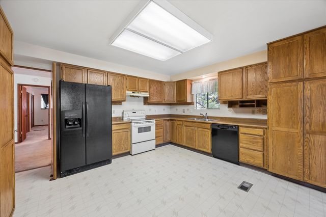 8311 N Standard St, Spokane, WA 99208