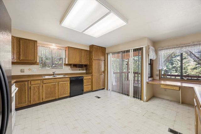 8311 N Standard St, Spokane, WA 99208
