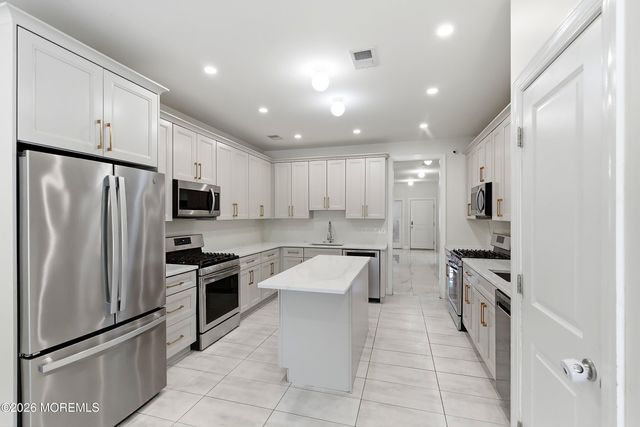123 N Zinfandel Road, Lakewood, NJ 08701