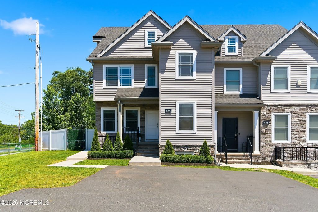 123 N Zinfandel Road, Lakewood, NJ 08701