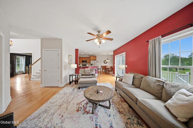 29 Heritage Court, Cohoes, NY 12047