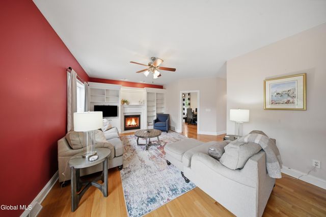 29 Heritage Court, Cohoes, NY 12047