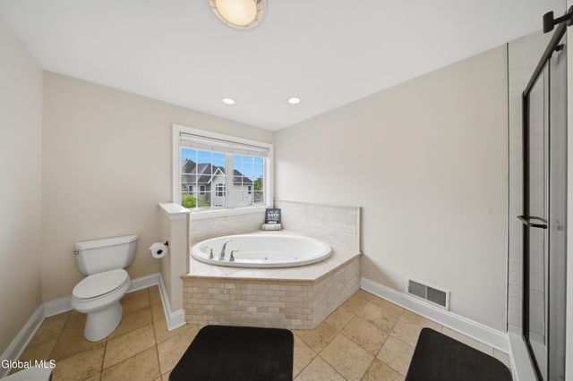 29 Heritage Court, Cohoes, NY 12047