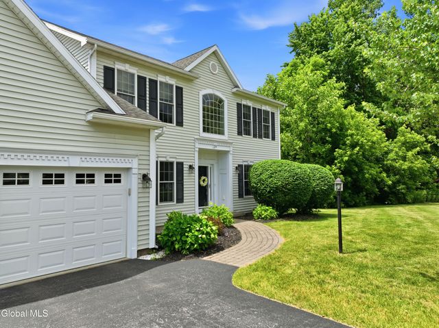 29 Heritage Court, Cohoes, NY 12047