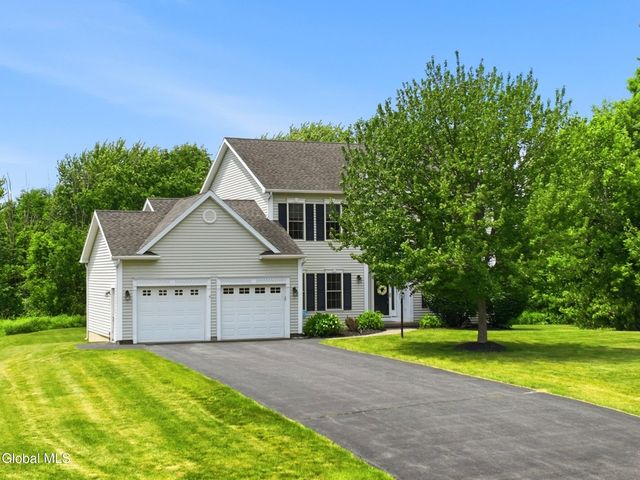 29 Heritage Court, Cohoes, NY 12047