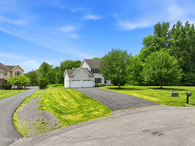 29 Heritage Court, Cohoes, NY 12047
