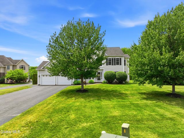29 Heritage Court, Cohoes, NY 12047