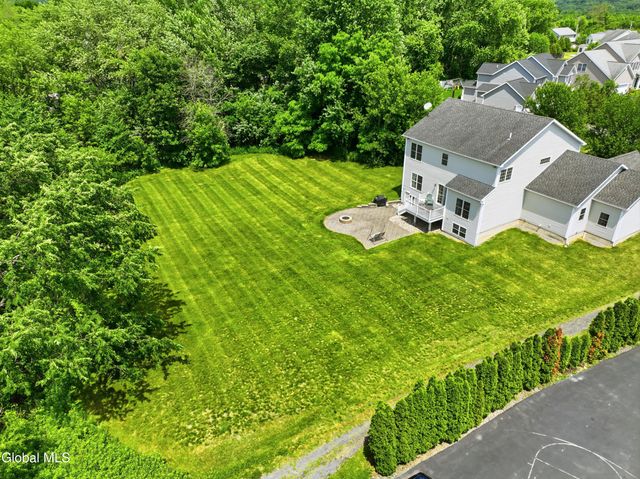 29 Heritage Court, Cohoes, NY 12047